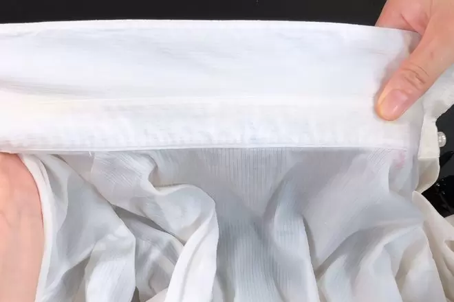 如何清洗衣服领口上的汗渍？
